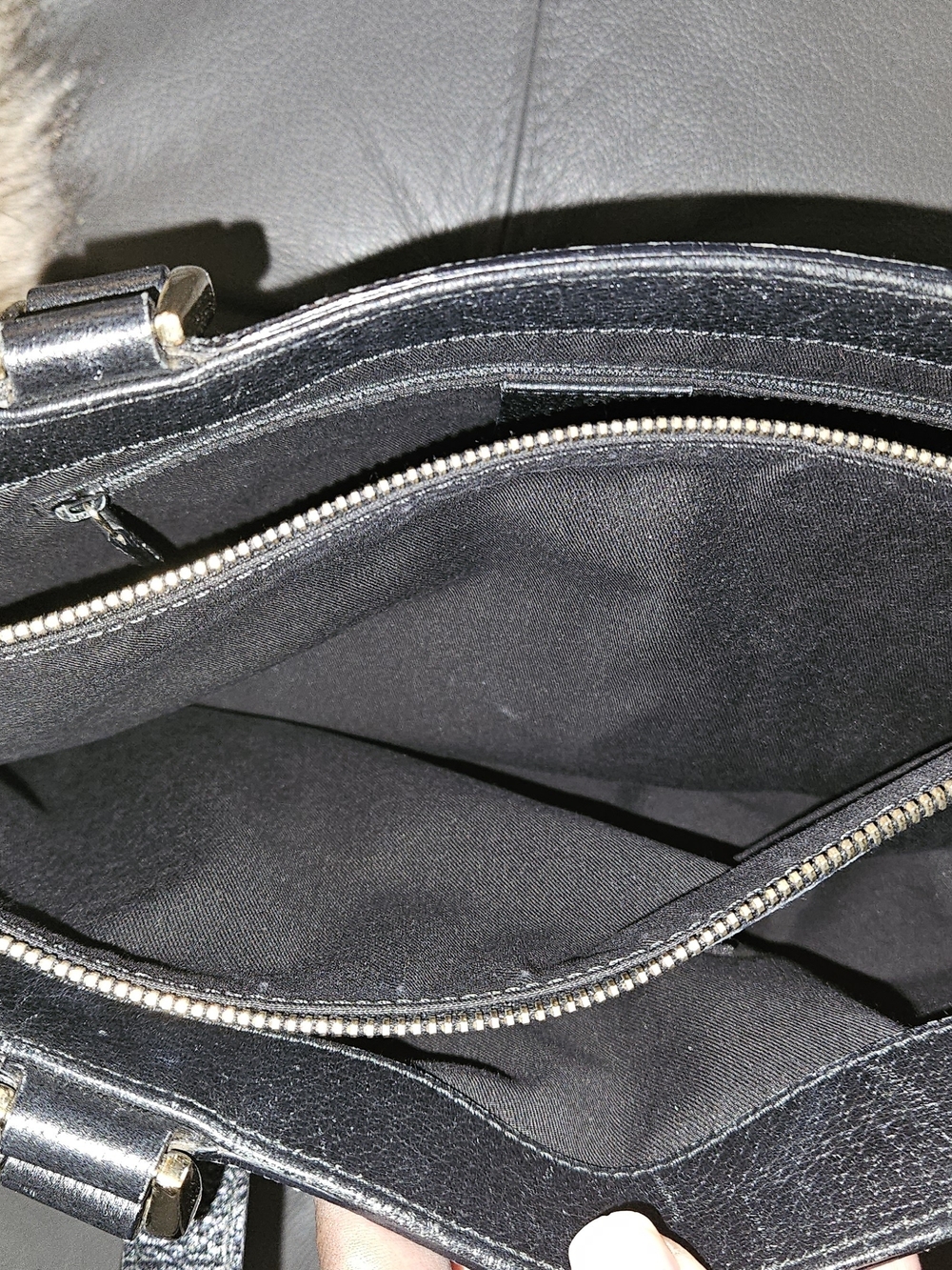 Gucci Black GG Canvas Abbey  Tote W/ Wallet - Picture 4 of 14